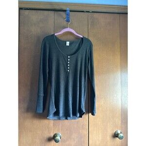 Women’s long sleeve top